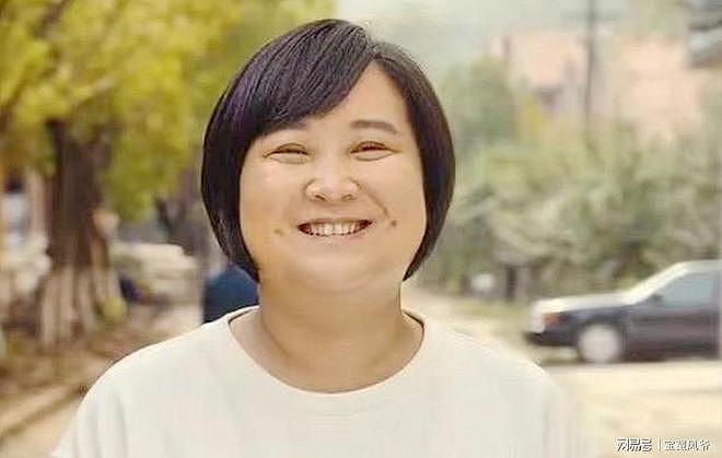 43岁贾玲近况：退出春晚、淡出综艺，解散公司，她把自己作没了？（组图） - 3