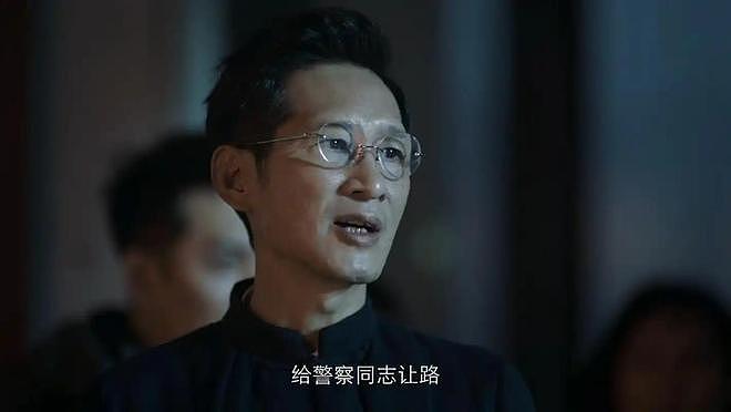 老戏骨王劲松：没儿没女、没绯闻，熬了30年，终于靠演技杀疯了！（组图） - 21