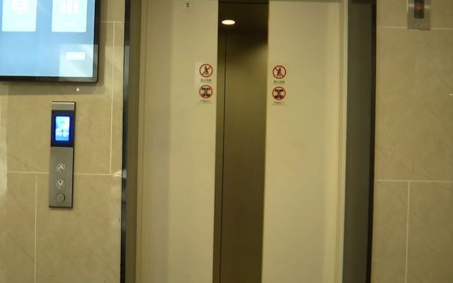 小区电梯故障致祖孙三人被困近4小时：物业被罚10万元（组图） - 3