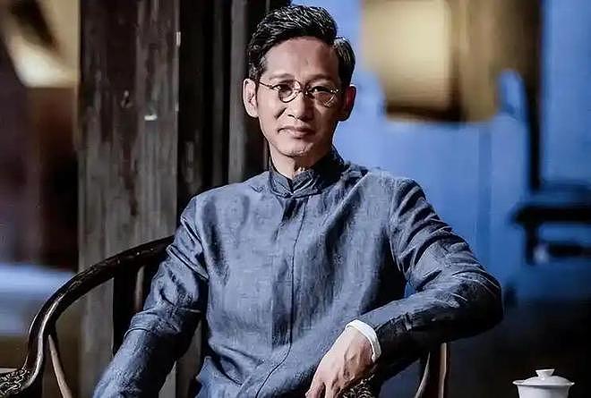 老戏骨王劲松：没儿没女、没绯闻，熬了30年，终于靠演技杀疯了！（组图） - 19
