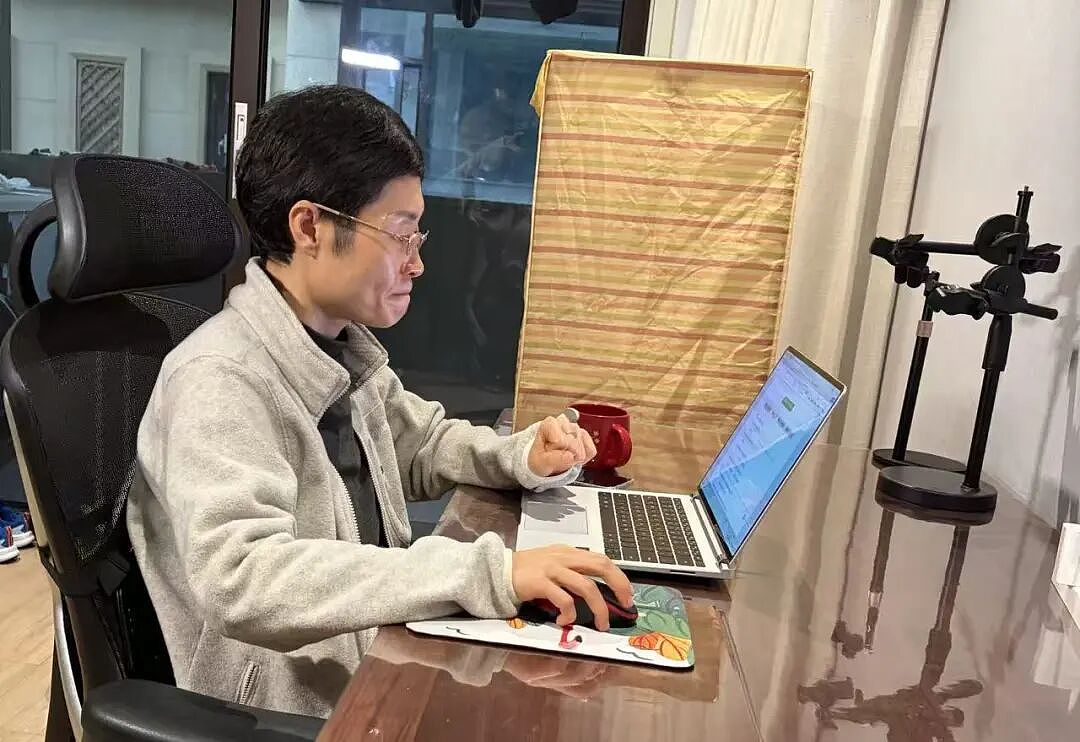 年轻人狂追的“毒舌女王”居然这么热血，以前多好笑现在多好哭...（组图） - 14
