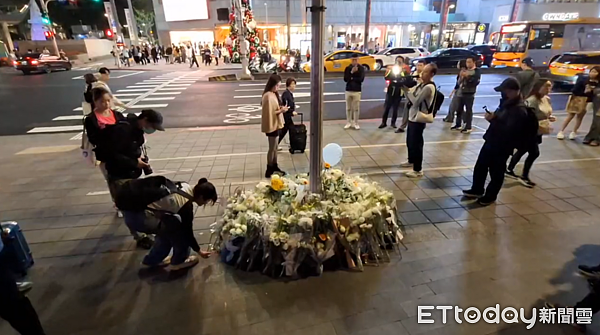 37岁骑士遭张文砍杀亡!姊现场贴纸条“真希望替你挡这一切...”(图) - 1