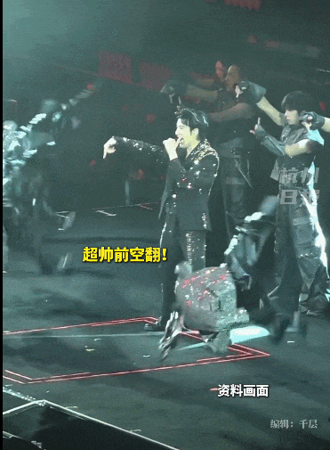 冲上热搜 !马斯克点赞王力宏伴舞机器人(视频/组图) - 2