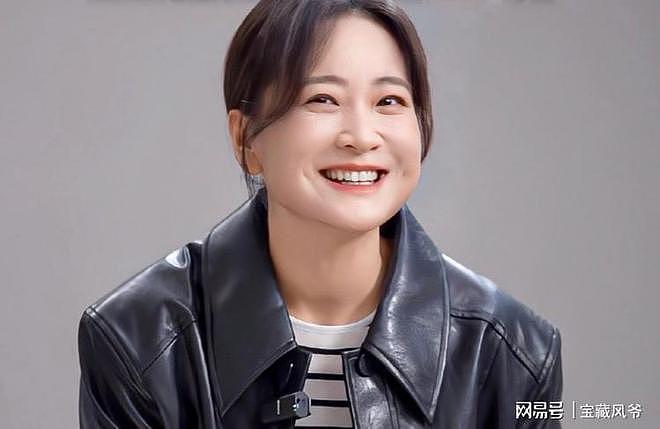 43岁贾玲近况：退出春晚、淡出综艺，解散公司，她把自己作没了？（组图） - 5