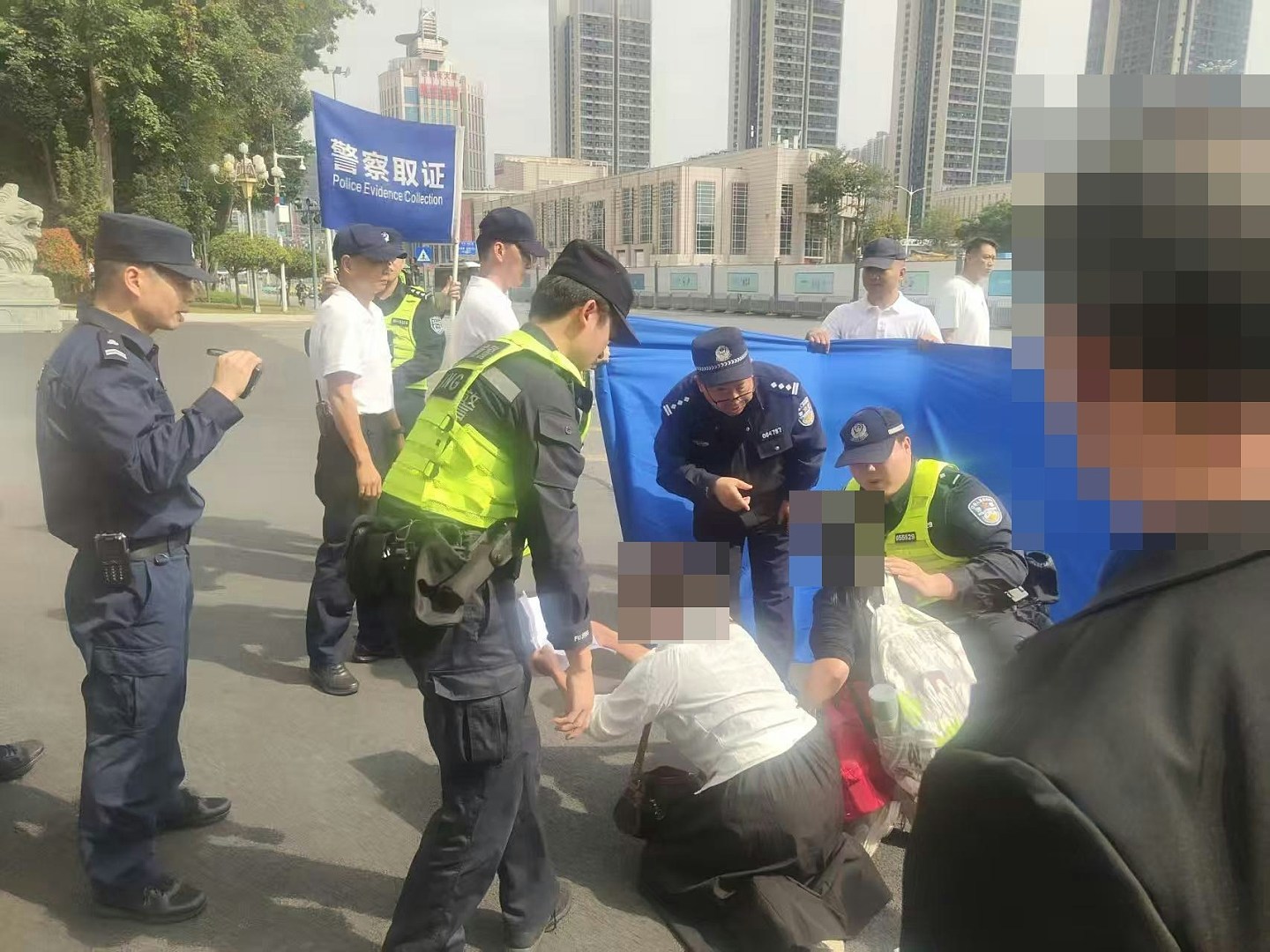 数百苦主付重金无下文!深圳多间公司人去楼空(组图) - 2