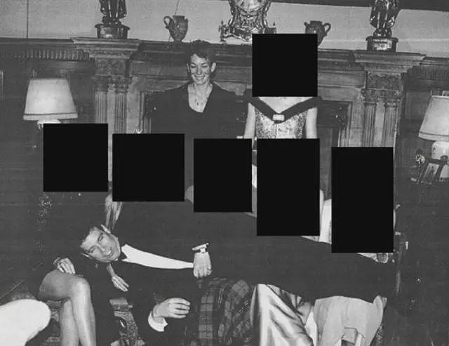 爱泼斯坦档案:安德鲁躺卧在多名女性腿上的照片曝光(组图) - 1