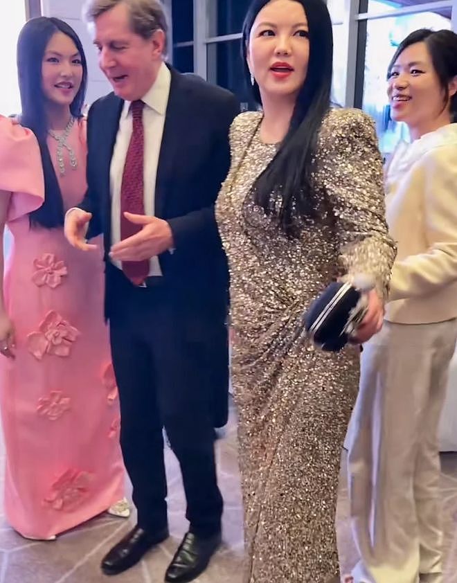 李湘为女铺路太过,带16岁王诗龄,硬往何超琼霍启刚等大佬圈层挤(组图) - 14