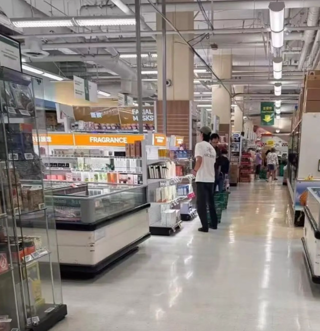王一博温哥华附近坠海，攀岩手滑瞬间坠落！全程无保护掉入水中（视频/组图） - 6