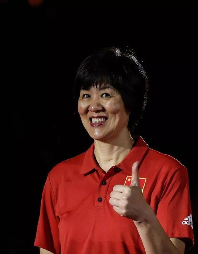 从“铁榔头”到“整容狂魔”，64岁郎平大变样（组图） - 14