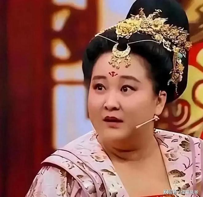 43岁贾玲近况：退出春晚、淡出综艺，解散公司，她把自己作没了？（组图） - 2