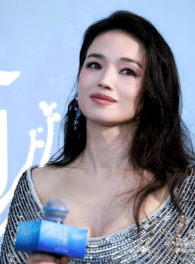 流量当道,大花落幕!赵露思和白鹿上桌,倪妮、宋茜成活动吉祥物(组图) - 5
