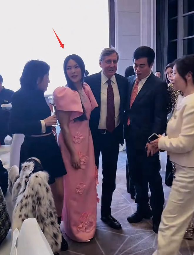 李湘为女铺路太过,带16岁王诗龄,硬往何超琼霍启刚等大佬圈层挤(组图) - 13