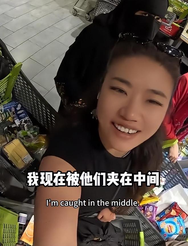 俩中国女生埃及游,与当地5人互殴,完胜后获围观者竖拇指(视频/组图) - 4