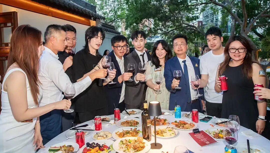 澳中青年企业家联合会在悉尼成功举办2026年新年酒会:凝聚侨界青年力量 ,共促中澳交流合作(组图) - 26