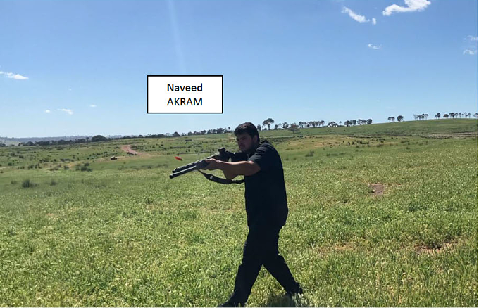 澳大利亚海滩恐袭案枪手被曝在袭击前进行射击训练，曾向人群投掷4枚炸弹，但都没爆炸（组图） - 1