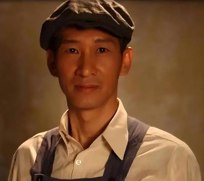 老戏骨王劲松：没儿没女、没绯闻，熬了30年，终于靠演技杀疯了！（组图） - 4