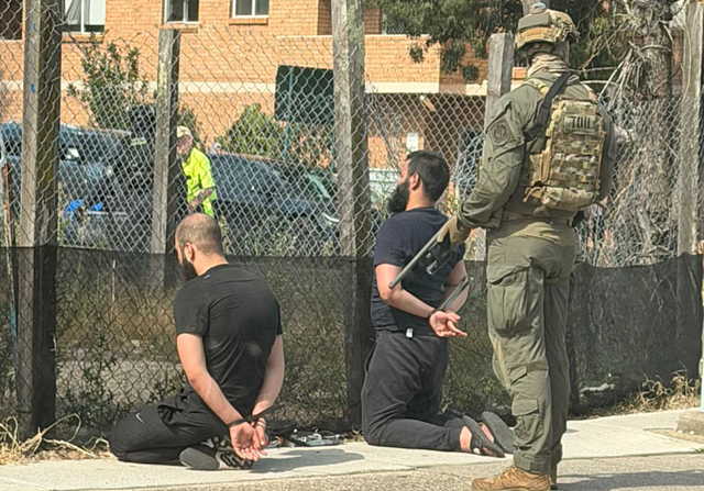 杯弓蛇影!被澳特警逮捕的7名男子是游客(图) - 1