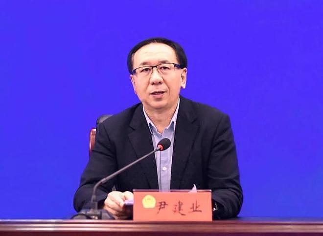 周末打虎!江西省政协副主席尹建业任上落马,长期在云南任职(组图) - 1