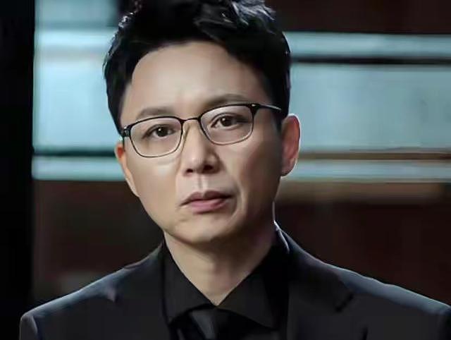 北京这一晚，55岁刘奕君秒了41岁向佐，才懂男人刚阳硬朗的魅力（组图） - 3