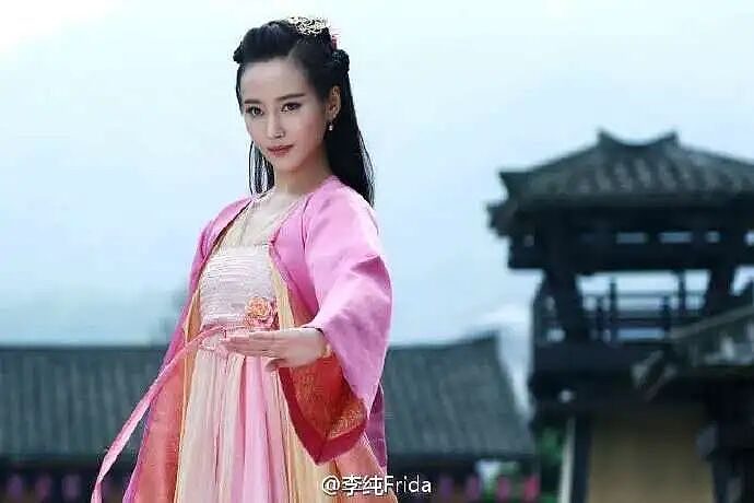 【情感】“坏女人专业户”李纯官宣结婚,嫁民谣歌手被宠上天,努力赚钱买房给她一个“家”(组图) - 9