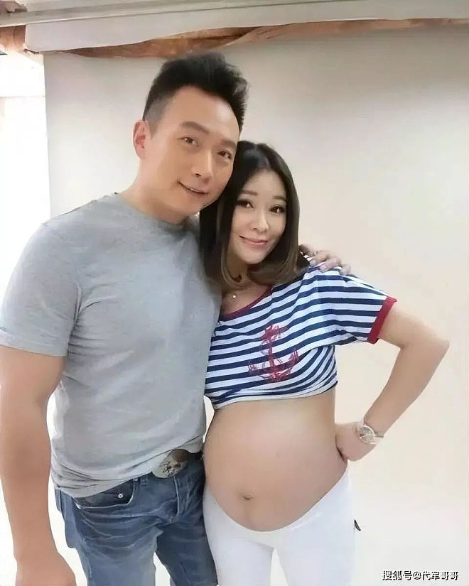 央视王小骞“深夜崩溃”,11岁女儿患病让她后悔(组图) - 2