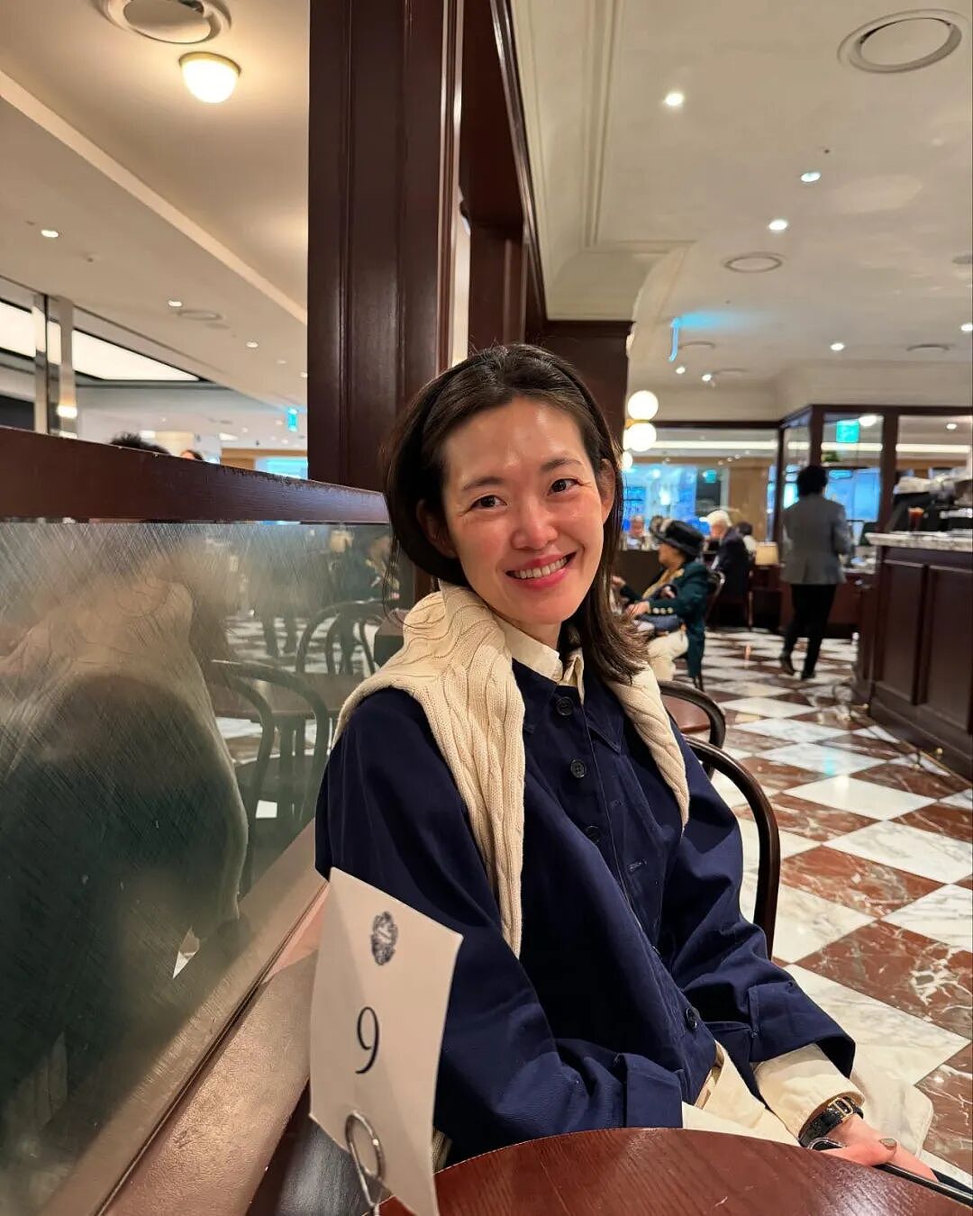 【时尚】穿搭不跟风、素颜不p图，她展示了40岁穿搭的另一种可能（组图） - 10
