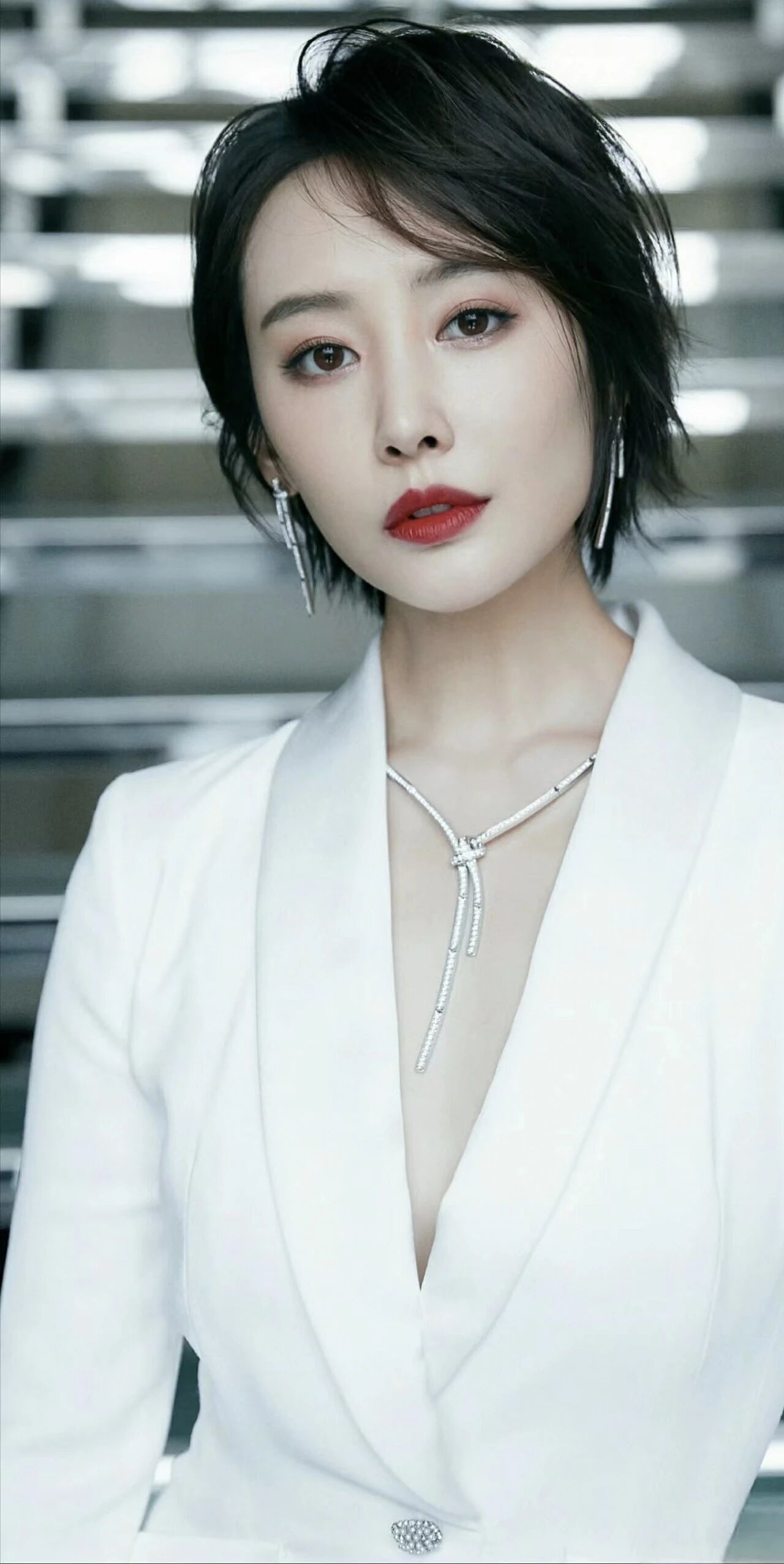 【情感】“坏女人专业户”李纯官宣结婚,嫁民谣歌手被宠上天,努力赚钱买房给她一个“家”(组图) - 1