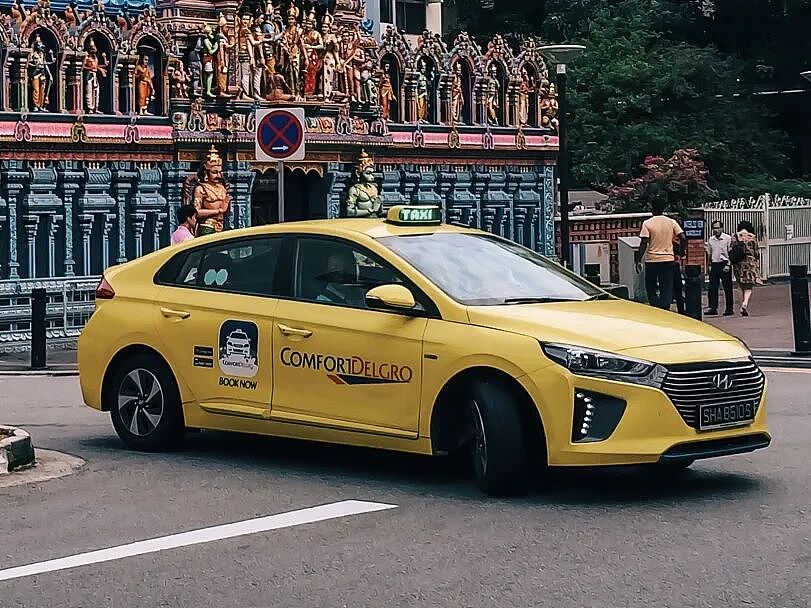 新加坡街头惊现奇葩“中国乞讨男团”:要钱打车去金沙!网传月入$9000、下班开奔驰...(组图) - 3