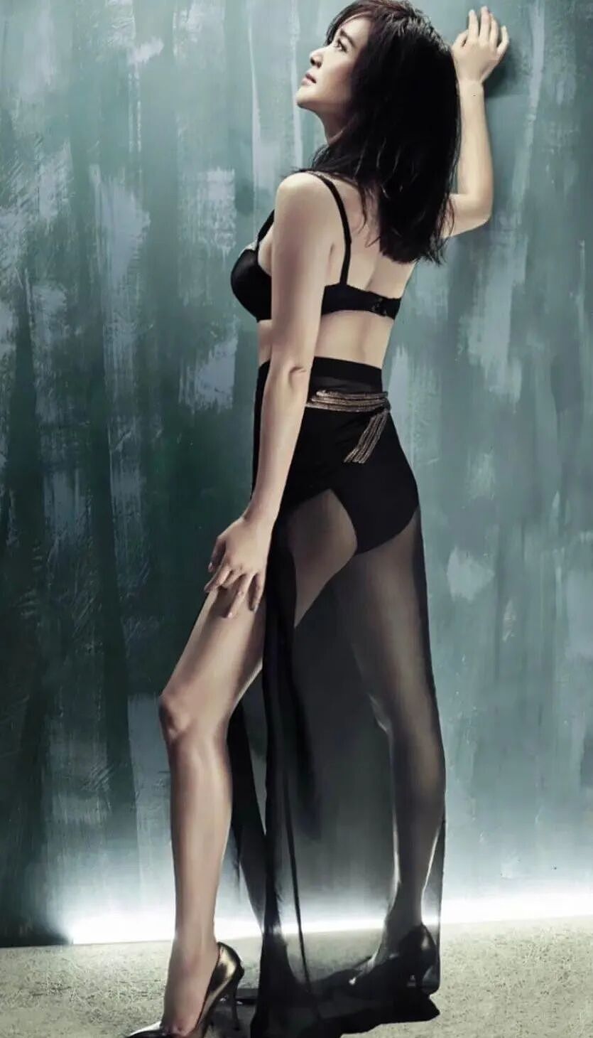 【美女】左小青这状态，鲨疯了！明媚动人，若隐若现（组图） - 5