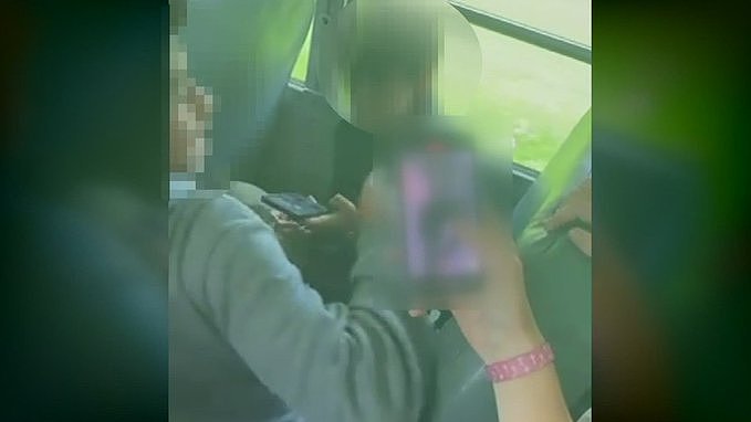 中学男生传阅AI生成裸照，被惩处的却是受害少女（图） - 1
