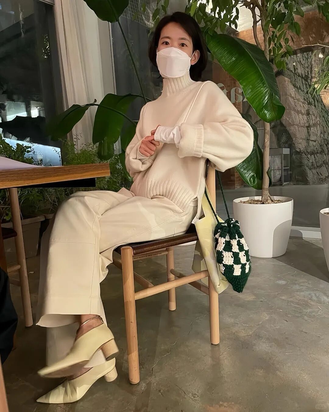 【时尚】穿搭不跟风、素颜不p图，她展示了40岁穿搭的另一种可能（组图） - 33