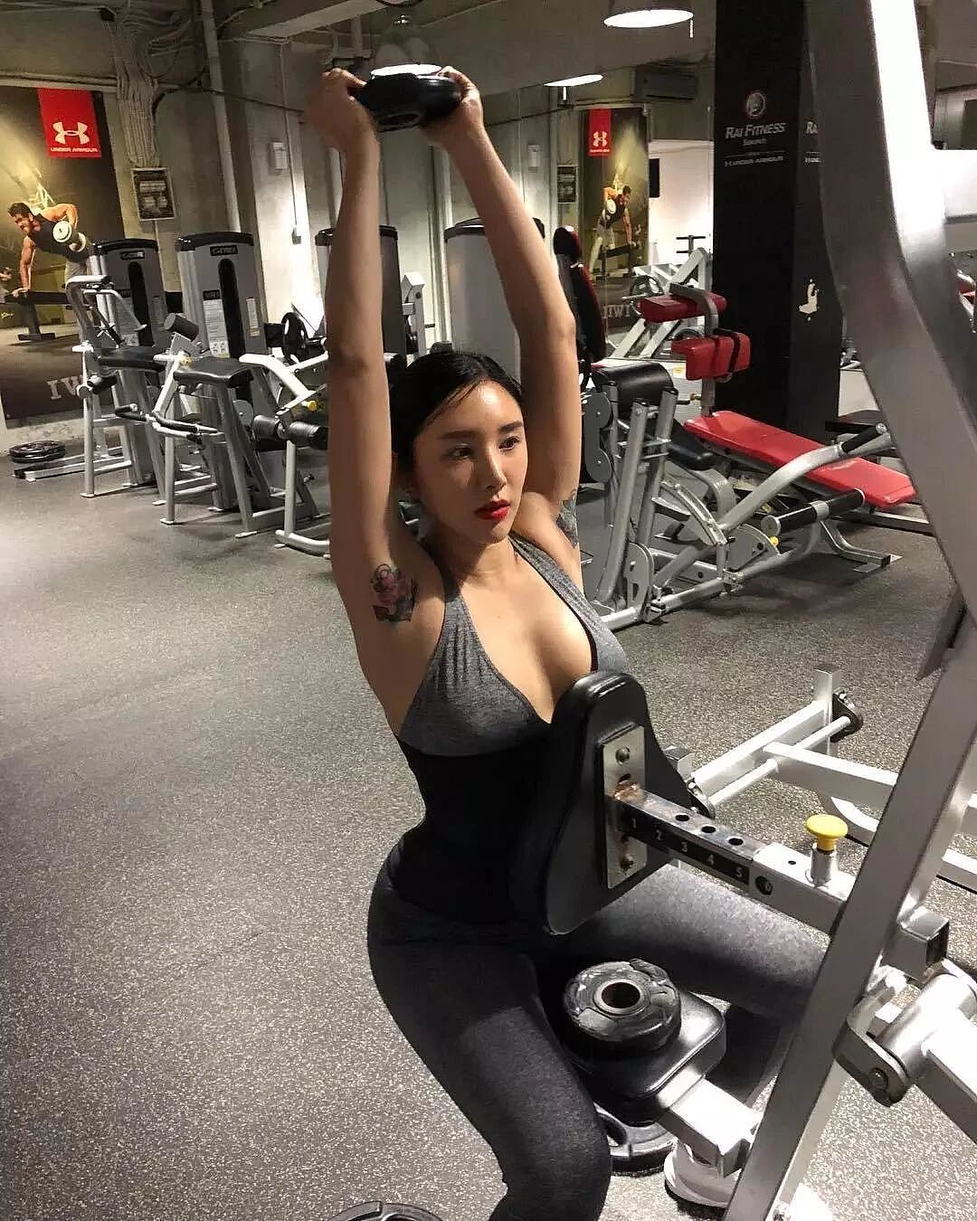 【美女】她被网友盛赞为“亚洲第一美臀”：38岁的年龄，18岁的身体（组图） - 4