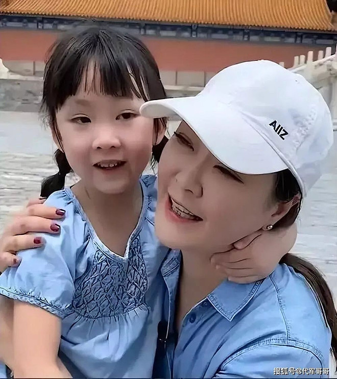 央视王小骞“深夜崩溃”,11岁女儿患病让她后悔(组图) - 4