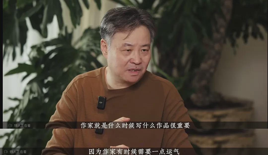 余华新书被骂太猥琐,年轻人最爱的“潦草小狗”突然“塌房”了(组图) - 13