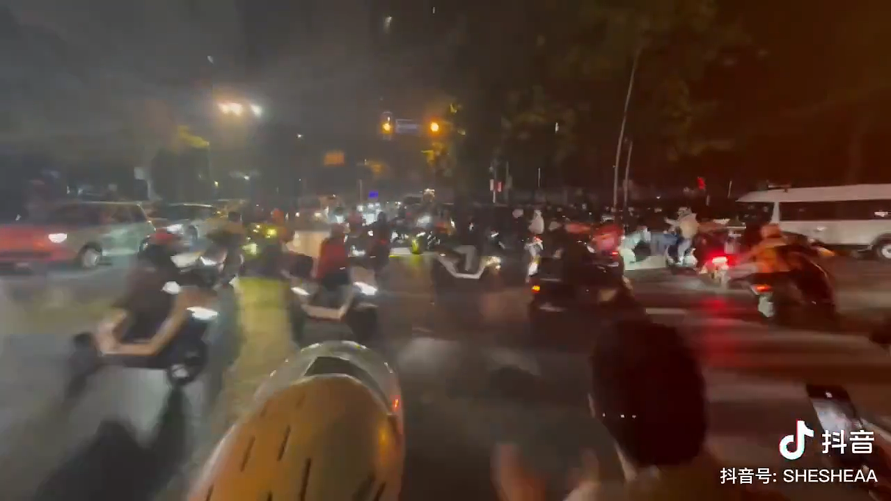 长沙合能璞丽小区外卖骑手抗议始末(视频/组图) - 13