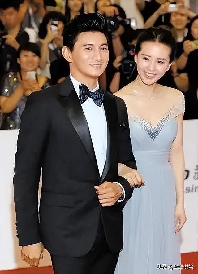55岁吴奇隆染黄毛开演唱会!录VCR嘴歪鼻头大,颜值难回“四爷”(组图) - 18