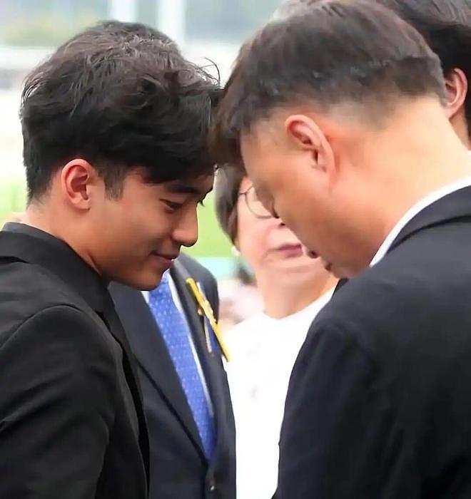 谢振轩，终为父母的失败婚姻买了单，谢霆锋的上亿家产也难抚伤痛（组图） - 3