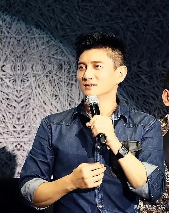 55岁吴奇隆染黄毛开演唱会!录VCR嘴歪鼻头大,颜值难回“四爷”(组图) - 22