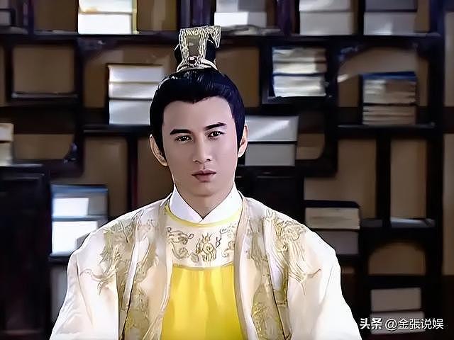 55岁吴奇隆染黄毛开演唱会!录VCR嘴歪鼻头大,颜值难回“四爷”(组图) - 11