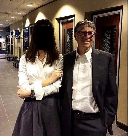 克林顿回应被曝多张女性亲密合影：请美国司法部公开所有照片（组图） - 9