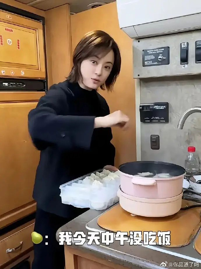 孙俪一顿就吃六个饺子!羽绒服穿15年很节俭(组图) - 4