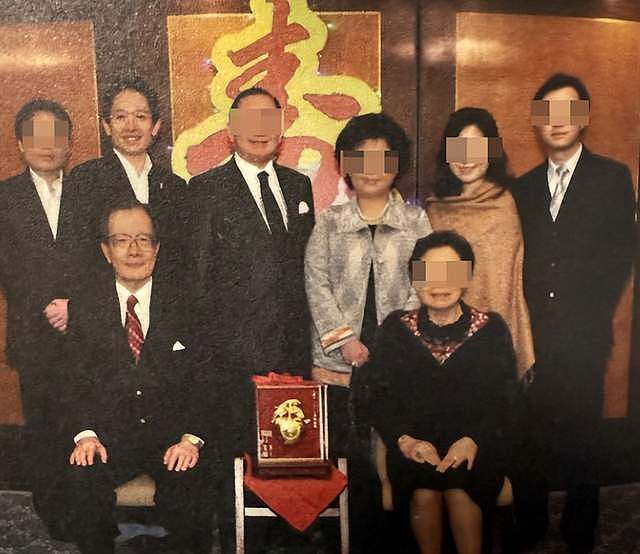 新义安第二代“龙头”向华炎去世！曝最后露面照，弟弟是向华强（组图） - 4