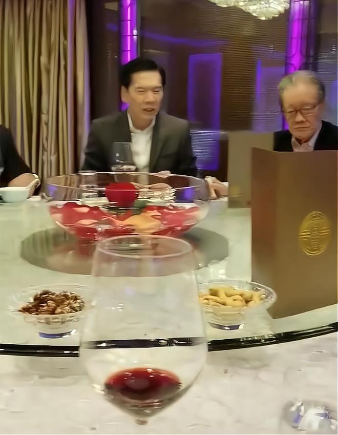 向华强大哥向华炎去世，曾是新义安第二代话事人，侄子曝去世细节（组图） - 5