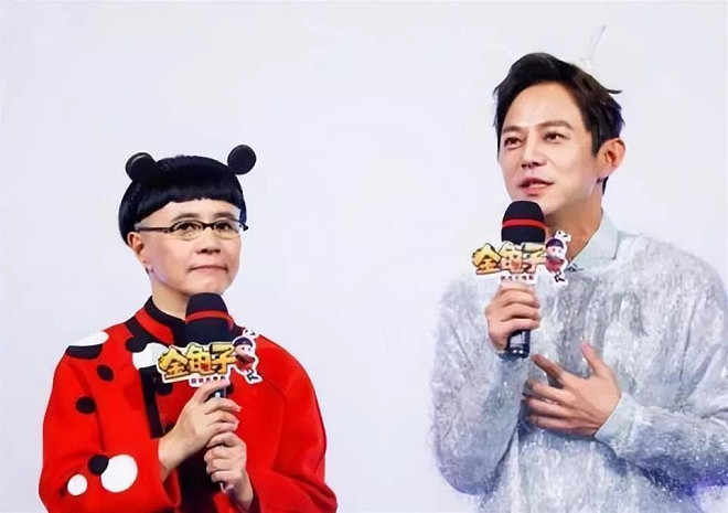 无妻无子、与保姆相伴的何炅,走上了另一条道路(组图) - 8