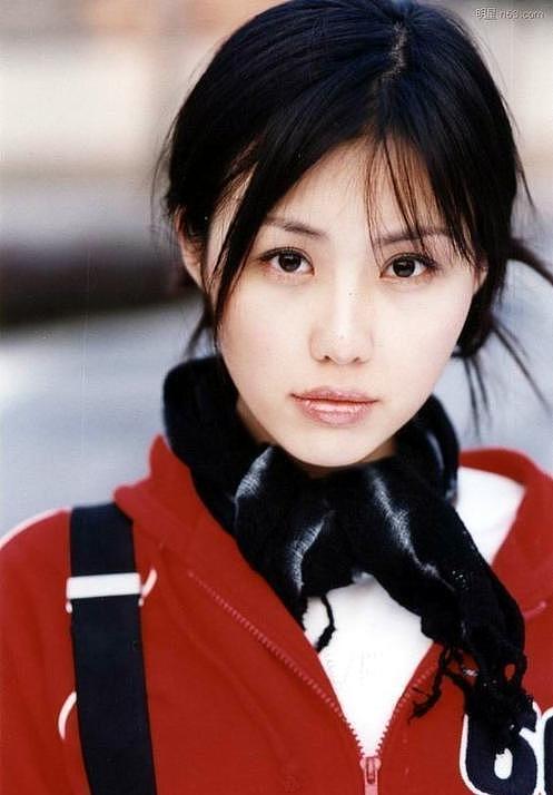 田朴珺否认带资进组:曾靠红烧肉拿下王石,18线逆袭成百亿阔太?(组图) - 6