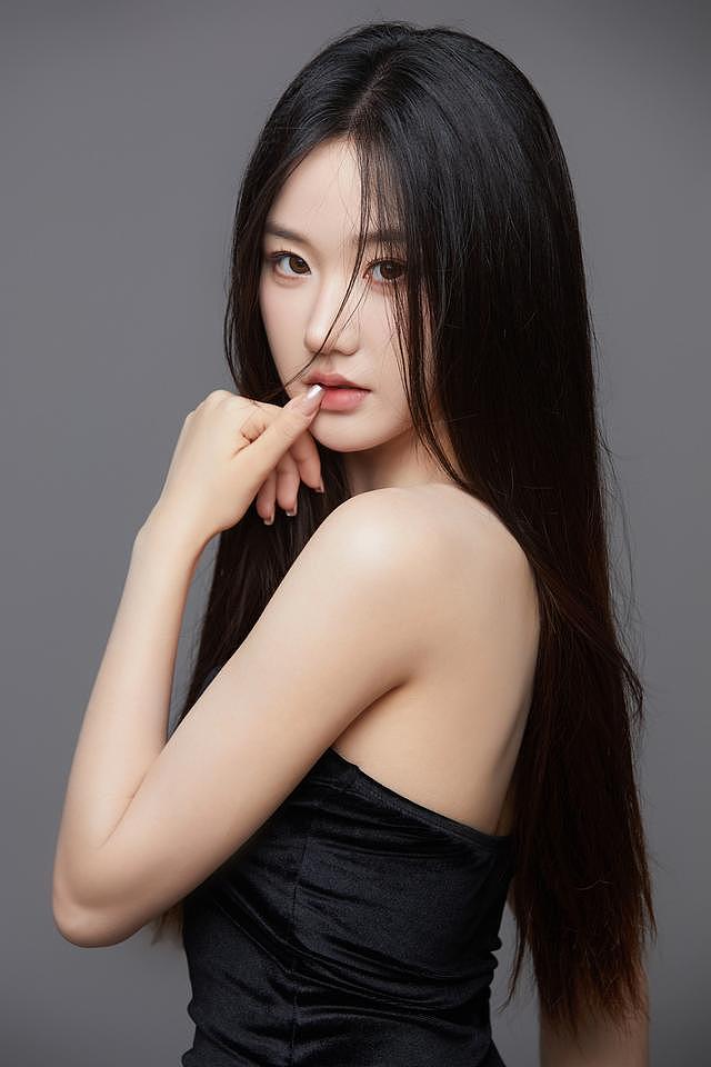 短剧女演员年度榜，郭宇欣得票数断层霸榜，李柯以王小亿没进前五（组图） - 1