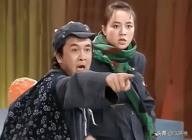 65岁黄宏现状：满脸胡渣住普通房，曾享少将军衔（组图） - 6