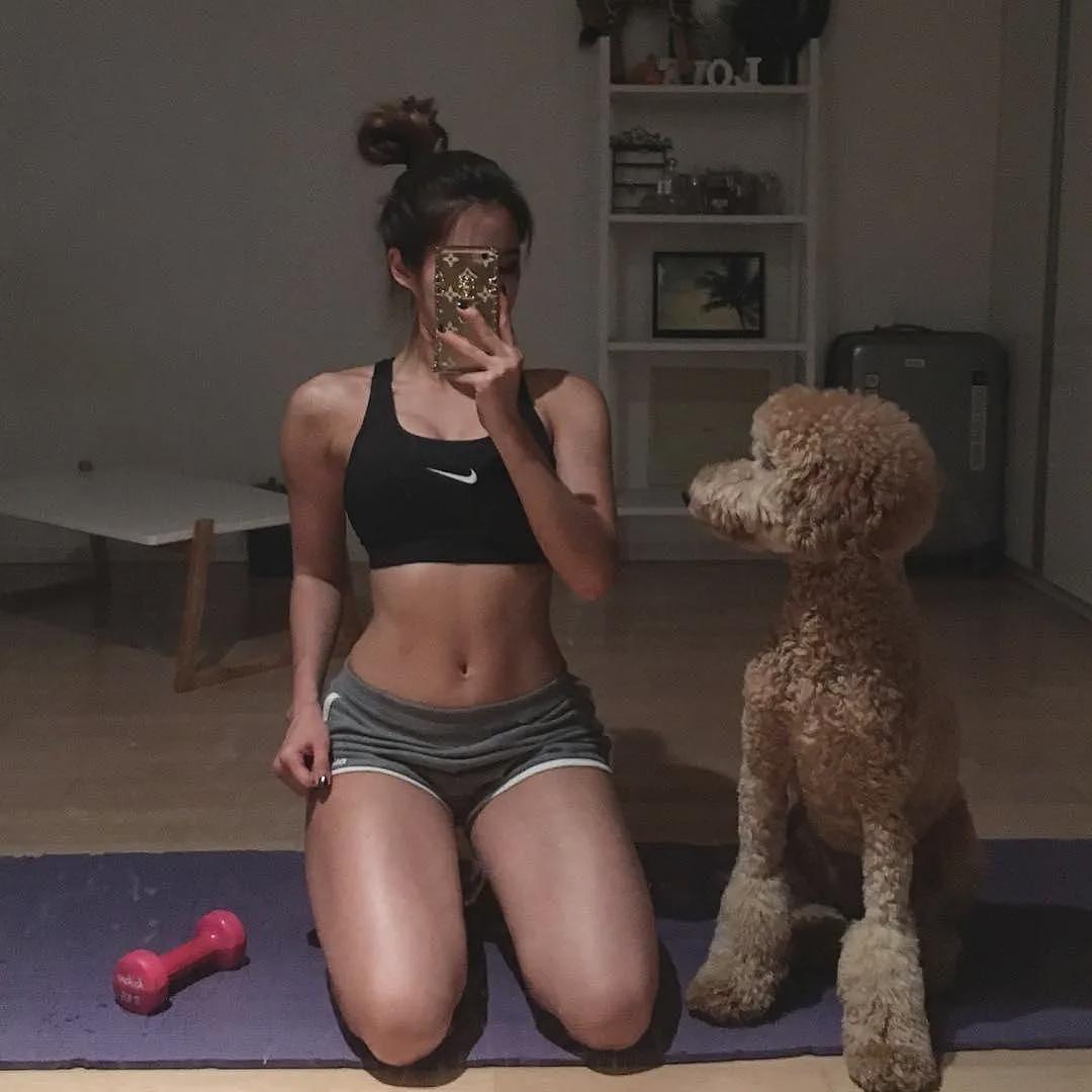 【美女】E杯、Q臀，大长腿，这样逆天的身材，你还会看脸（组图） - 18