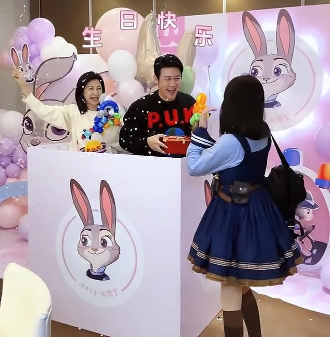 陆毅和鲍蕾二女儿“小叶子”,被指撞脸“陈都灵”,温柔又有气质(组图) - 8