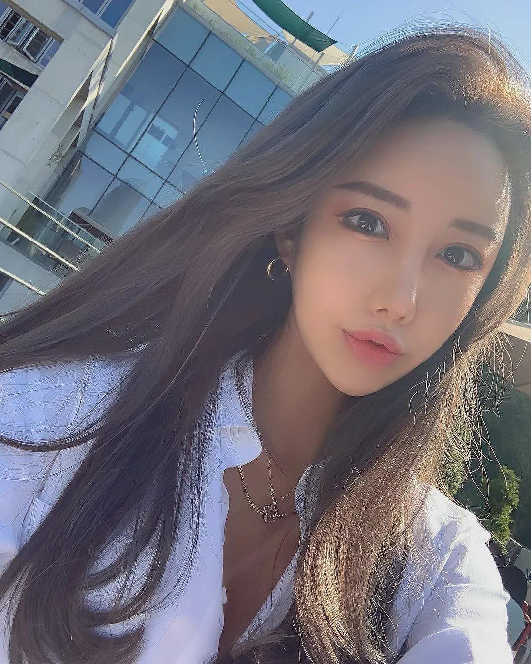 【美女】E杯、Q臀，大长腿，这样逆天的身材，你还会看脸（组图） - 3